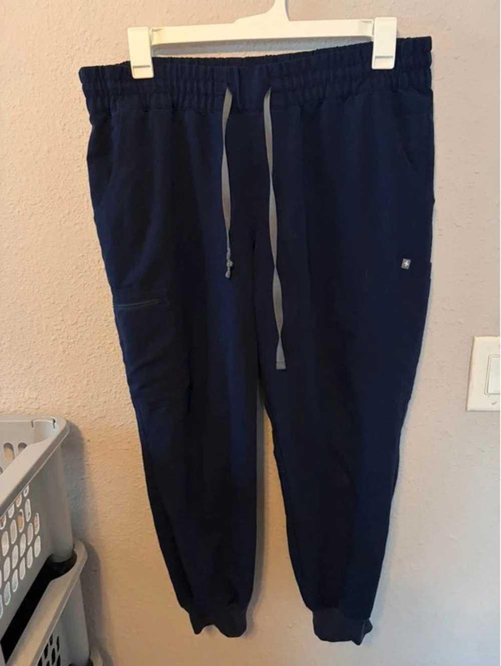 Figs Technical Collection navy scrub joggers XL